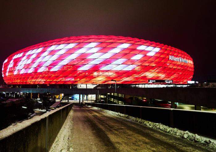 Erstes Spiel Nach Beckenbauer-Tod: Die Bayern Ließen Gegen Hoffenheim ...